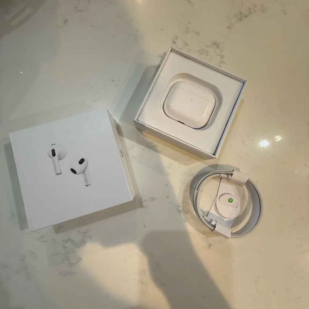 Apple Wireless Earbuds with Charging Case - White